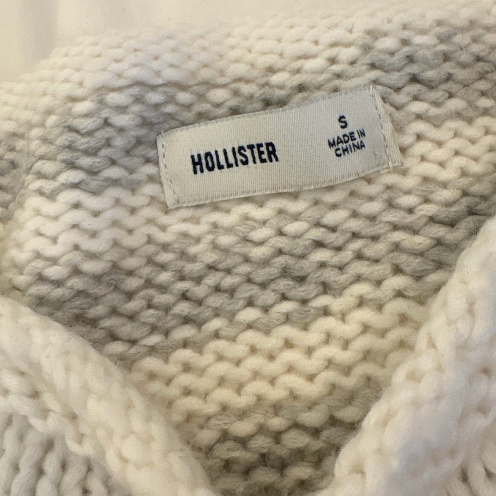 Hollister Women's Soft White Sweater